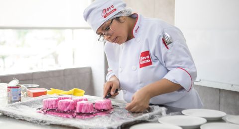 nova-escuela-blog-5-razones-por-las-que-formarte-en-pasteleria-puede-cambiar-tu-futuro-laboral